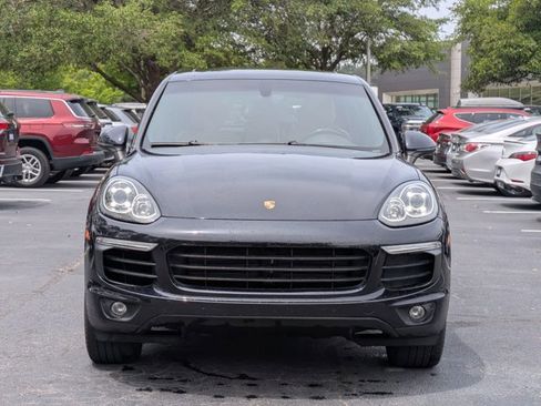 Used 2018 Porsche Cayenne AWD/4WD image 2