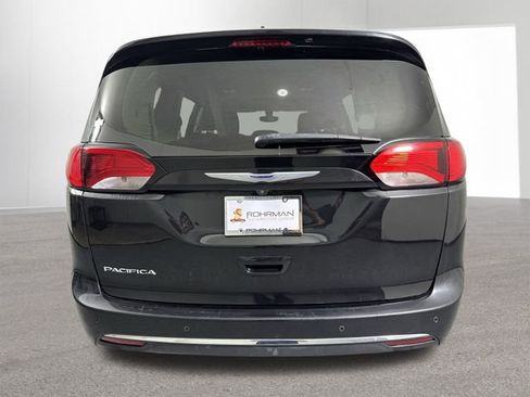 Used 2020 Chrysler Pacifica Touring-L image 31
