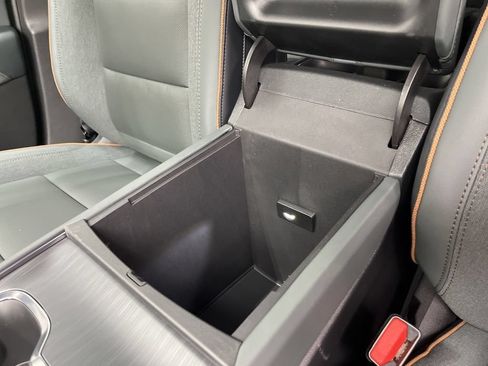 New 2026 GMC Acadia AT4 w/ Luxury Package AWD/4WD image 19