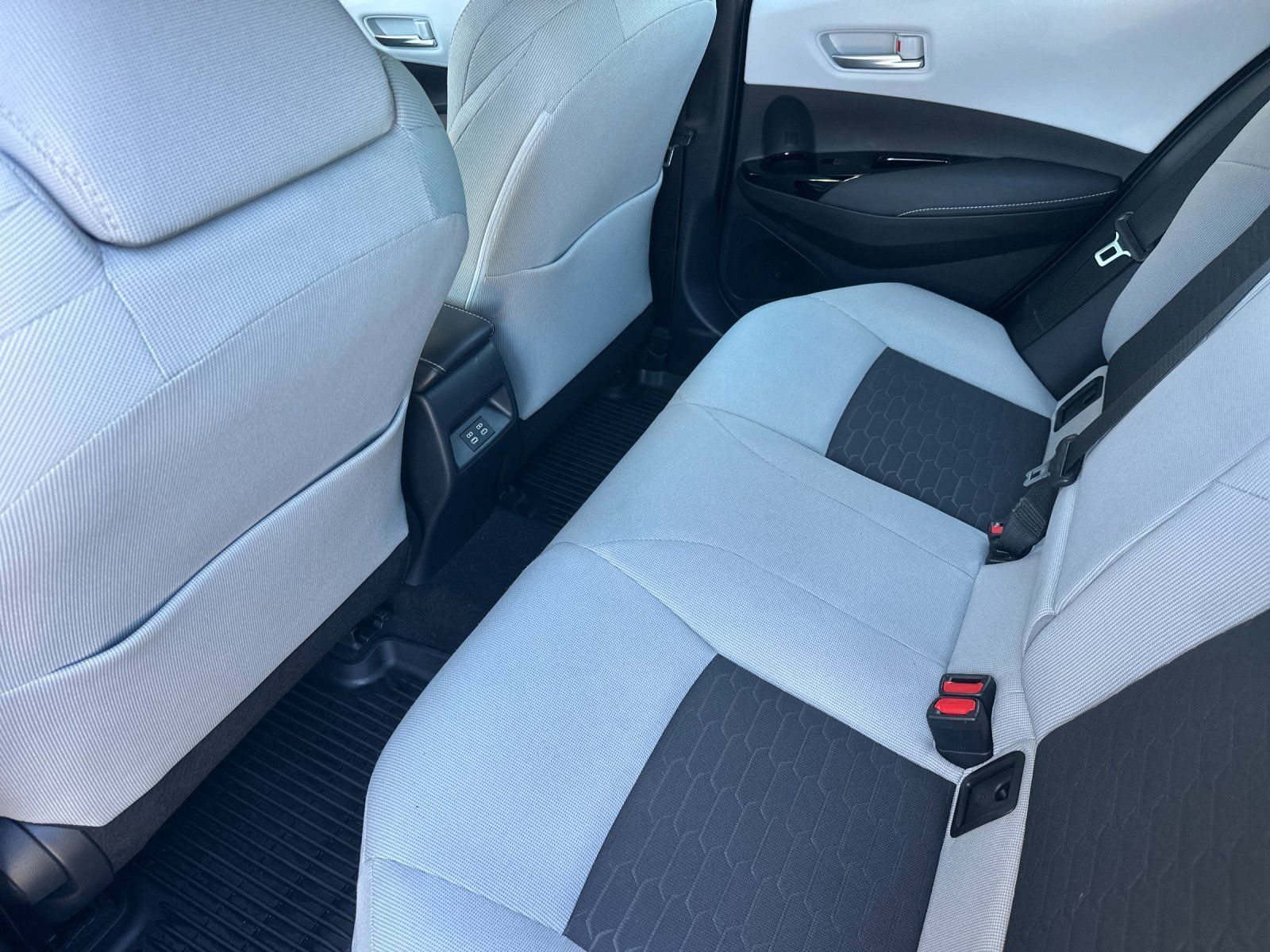 Used 2026 Toyota Corolla SE FWD image 12