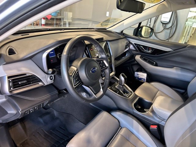 Used 2023 Subaru Outback Limited AWD/4WD image 2