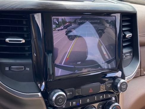 Used 2020 RAM 1500 Laramie AWD/4WD image 18