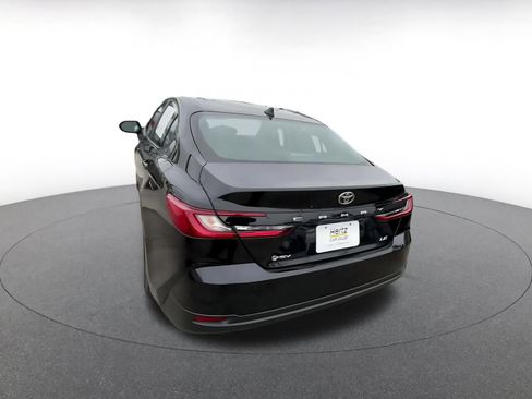 Used 2025 Toyota Camry LE image 11
