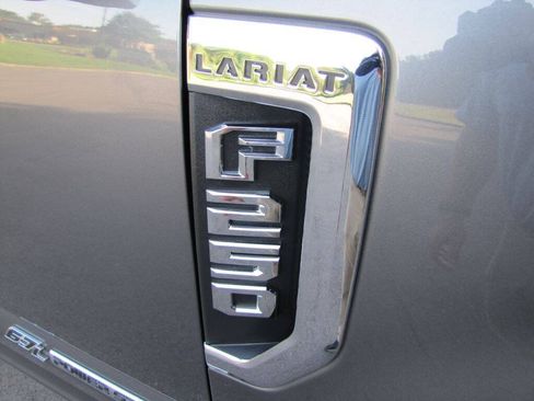 Used 2022 Ford F250 Lariat w/ Lariat Value Package AWD/4WD image 27