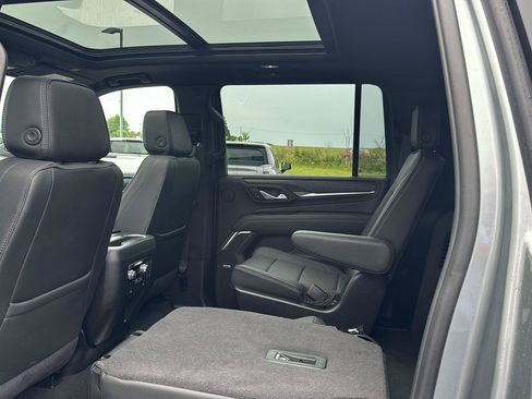 Used 2024 GMC Yukon XL Denali AWD/4WD image 13