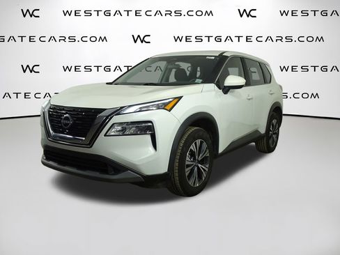 Used 2023 Nissan Rogue SV image 3