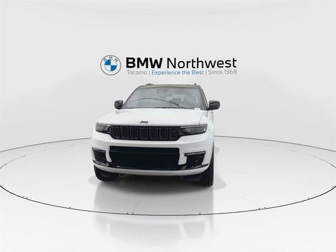 Used 2023 Jeep Grand Cherokee L Summit AWD/4WD image 8