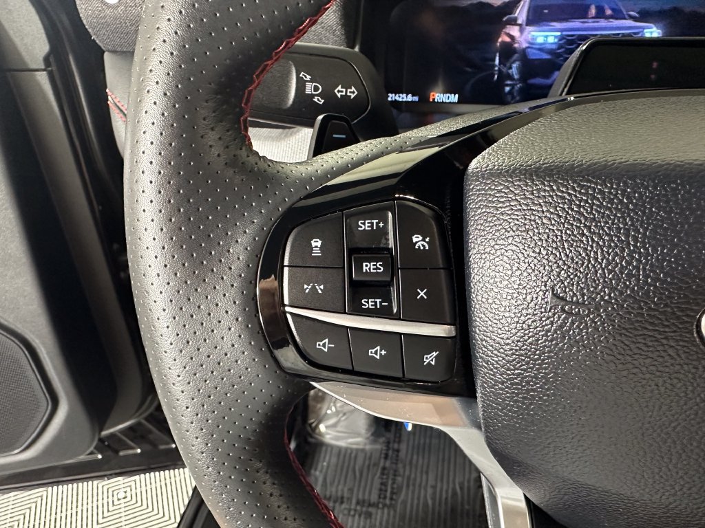 Used 2025 Ford Explorer ST AWD/4WD image 33