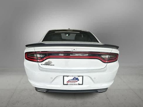 Used 2020 Dodge Charger SXT w/ Blacktop Package image 7