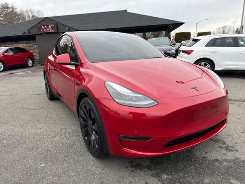 Used 2022 Tesla Model Y Performance image 10