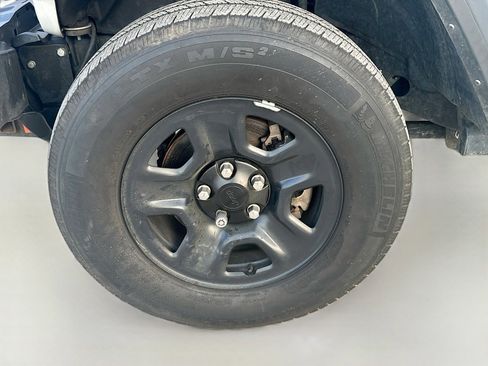 Used 2021 Jeep Wrangler Unlimited Rubicon w/ Safety Group AWD/4WD image 30