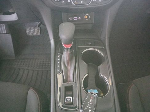 Used 2024 Chevrolet Equinox RS FWD image 12