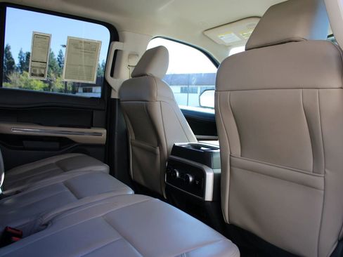 Used 2023 Ford Expedition Max XLT image 21