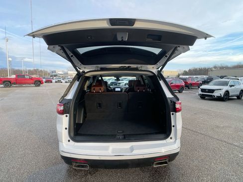 Used 2021 Chevrolet Traverse High Country image 28