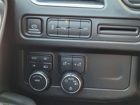 Used 2021 Chevrolet Tahoe RST image 19