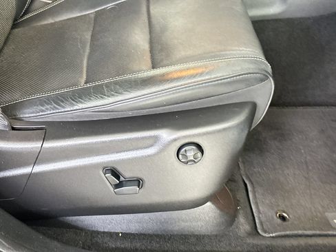 Used 2014 Jeep Grand Cherokee Overland AWD/4WD image 23