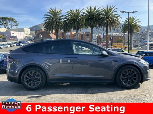 Used 2023 Tesla Model X Plaid image 3