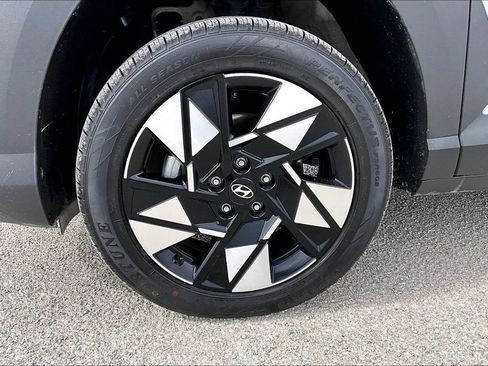 Used 2025 Hyundai Kona SEL AWD/4WD image 32
