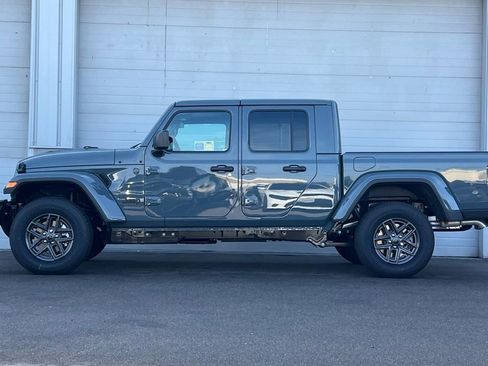 New 2026 Jeep Gladiator Sport image 7