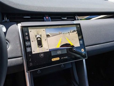 Certified 2024 Land Rover Discovery Sport S image 21