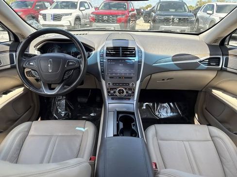 Used 2019 Lincoln MKZ Reserve FWD image 18