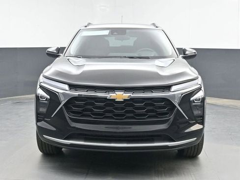 New 2026 Chevrolet Trax LT w/ LT Convenience Package FWD image 3