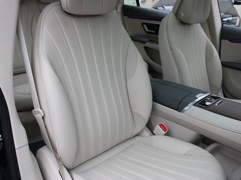 Used 2023 Mercedes-Benz EQS 580 4MATIC Sedan image 14