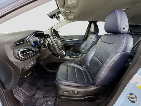 Used 2022 Chevrolet Bolt EUV LT w/ Convenience Package image 21