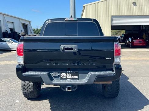 Used 2020 Toyota Tacoma TRD Sport AWD/4WD image 10