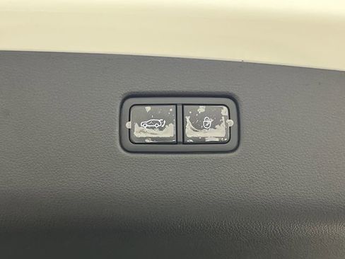 Used 2025 Genesis GV70 3.5T Sport image 17