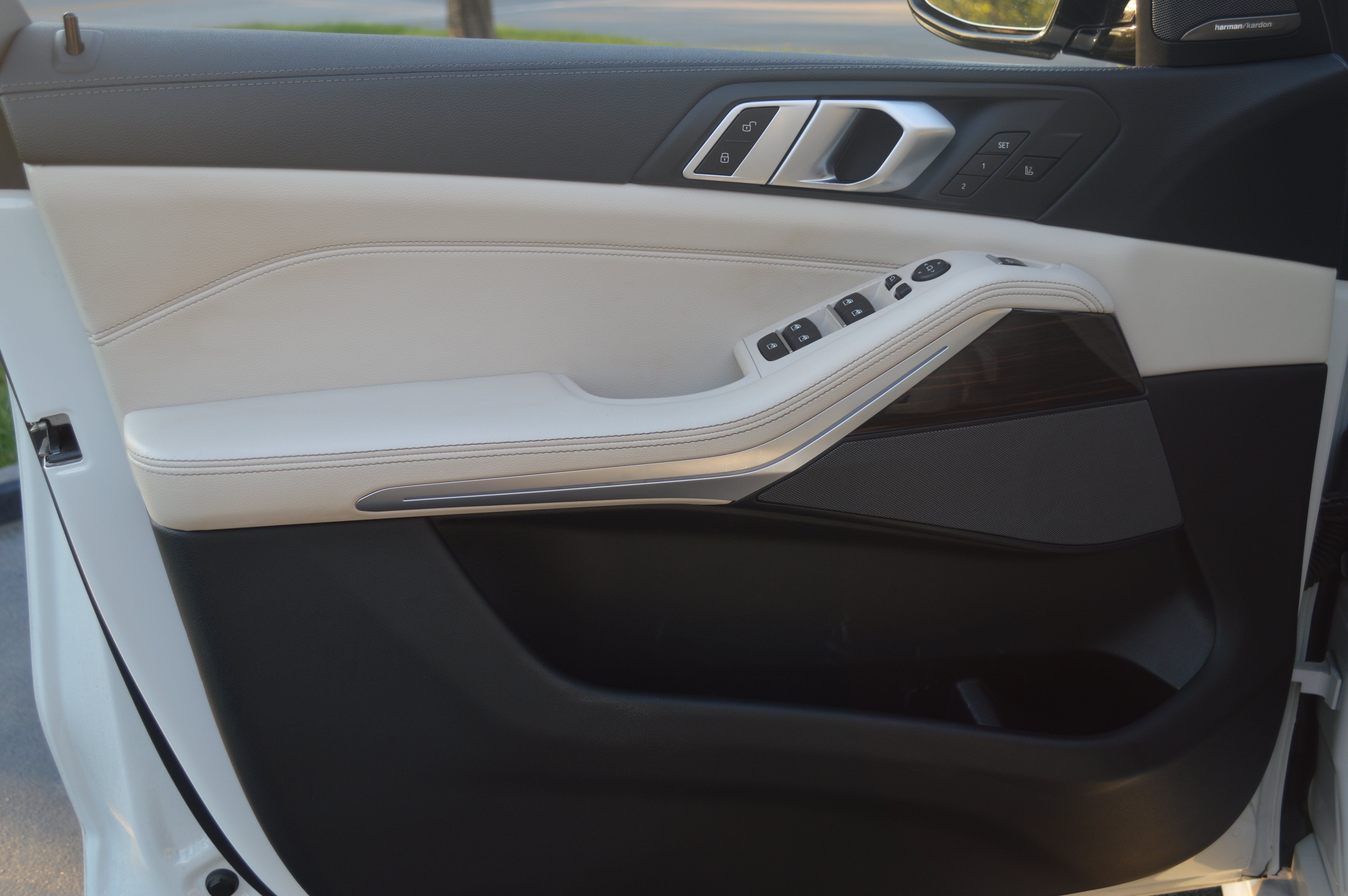 Used 2020 BMW X5 M50i w/ Premium Package AWD/4WD image 10