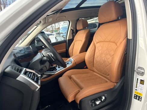 Certified 2023 BMW X7 xDrive40i w/ Premium Package image 11