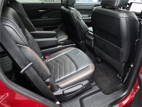 Certified 2023 Nissan Pathfinder Platinum w/ Lighting Package (N93) image 17