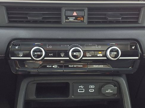 Used 2023 Honda Pilot Touring image 16