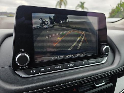 Used 2023 Nissan Rogue SV image 26