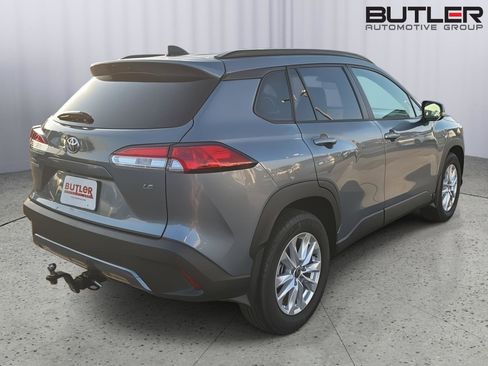 Certified 2025 Toyota Corolla Cross LE FWD image 6