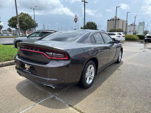 Used 2020 Dodge Charger SXT w/ Leather Interior Group RWD image 7