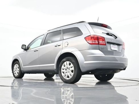 Used 2018 Dodge Journey SE image 38