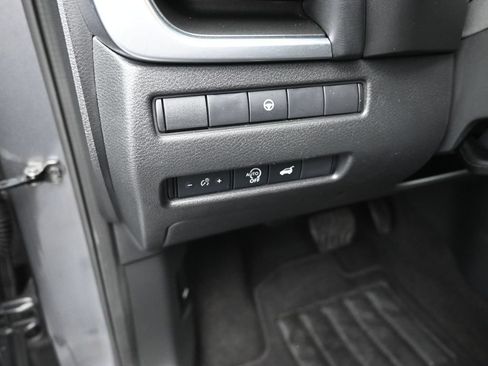 Used 2025 Nissan Rogue SV AWD/4WD image 13