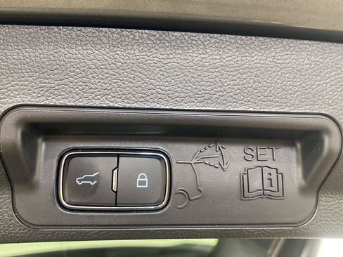 Used 2023 Ford Explorer XLT w/ Equipment Group 202A AWD/4WD image 23