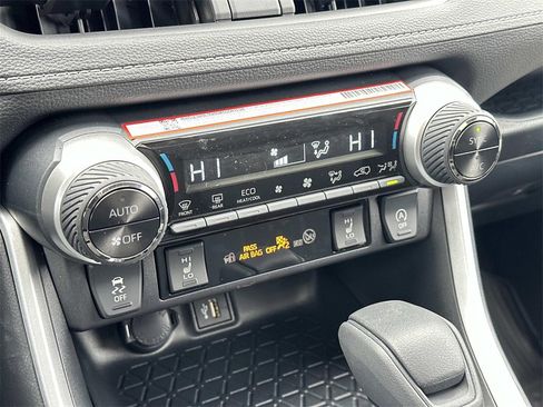 New 2025 Toyota RAV4 XLE image 30