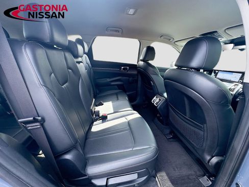 Used 2022 Kia Sorento S FWD image 38
