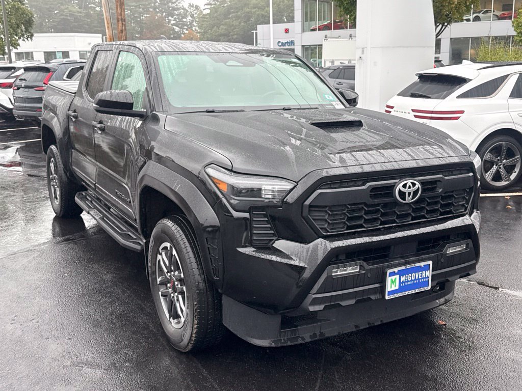 Used 2024 Toyota Tacoma TRD Sport w/ TRD Sport Upgrade Package AWD/4WD image 11