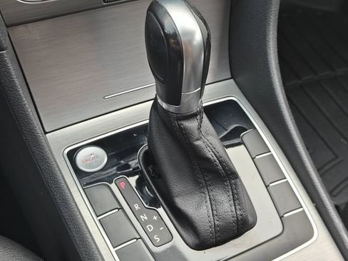 Used 2015 Volkswagen Passat 1.8T SE image 13