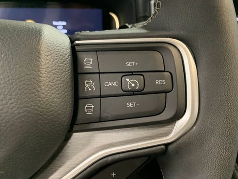 Certified 2025 Jeep Wagoneer Series II AWD/4WD image 30
