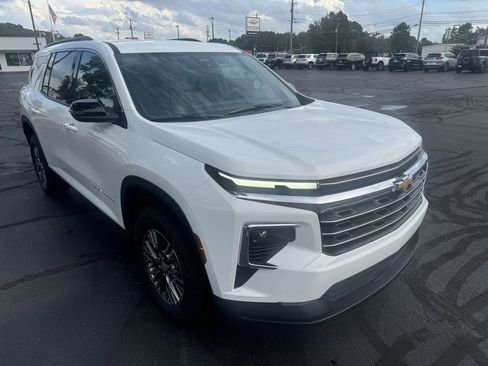 New 2026 Chevrolet Traverse LT image 7