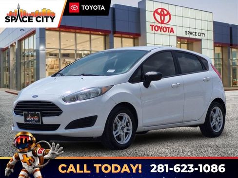 Used 2017 Ford Fiesta SE FWD image 1