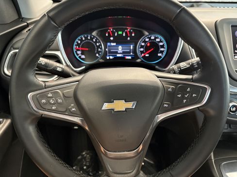 Used 2024 Chevrolet Equinox LT FWD image 19