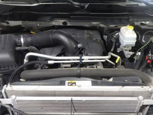 Used 2015 RAM 2500 Tradesman w/ Chrome Appearance Group image 9