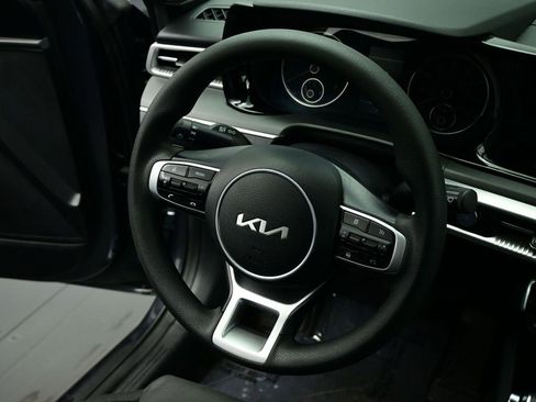 Used 2023 Kia K5 LXS image 8